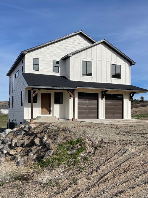 1216 Discovery Cir, Soda Springs, ID, 83276-5003 | Card Image