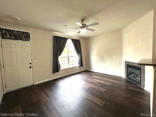 14579 Vauxhall Dr, Sterling Heights, MI, 48313-2740 | Card Image