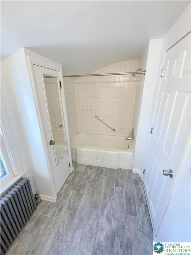 Unit #2 Bathroom | Image 26