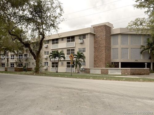 a39-6580 Santona St, Coral Gables, FL, 33146-3156 | Card Image