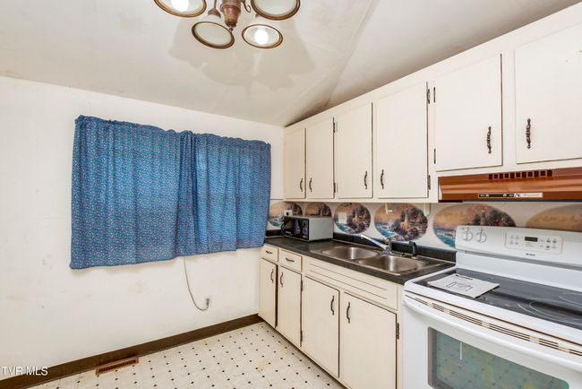 1723 Euclid Avenue Ext, Home with 0 bedrooms, 0 bathrooms and 10 parking in Bristol VA | Image 17