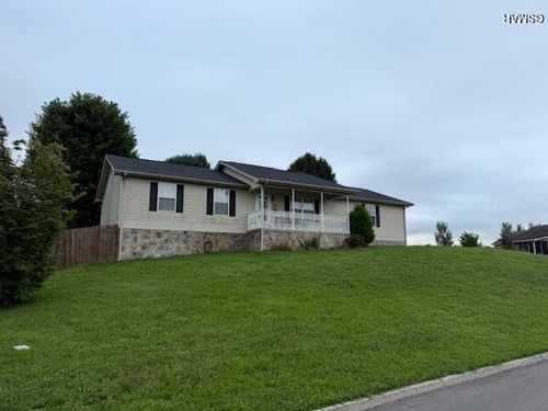 1803 Country Meadows Dr, Sevierville, TN, 37862-9358 | Card Image