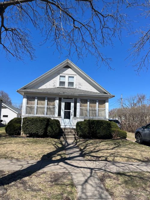 710 W 5th St, Winona, MN, 55987-5112 | Card Image