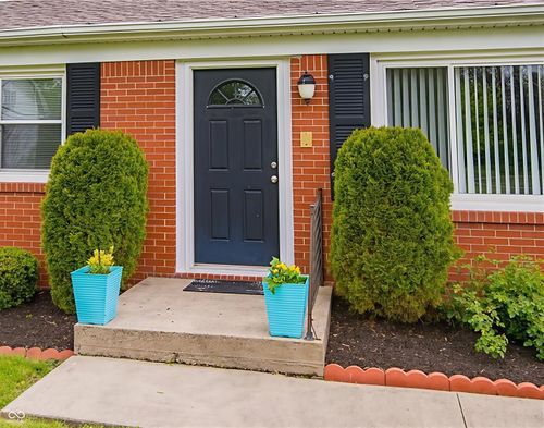 308 N Knightstown Rd, Shelbyville, IN, 46176-9574 | Card Image