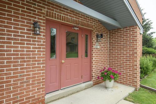 8-N58W23815 Hastings Court, Sussex, WI, 53089 | Card Image