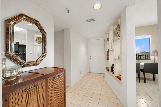 APT-904 - 2206 S Cypress Bend Dr, Condo with 1 bedrooms, 2 bathrooms and null parking in Pompano Beach FL | Image 24