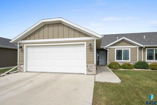 6702 W Gresford Pl, Sioux Falls, SD, 57106-2662 | Card Image