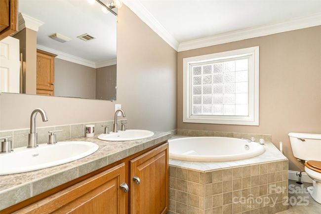 1687 Windy Hill Ln, House other with 3 bedrooms, 4 bathrooms and null parking in Great Falls SC | Image 20