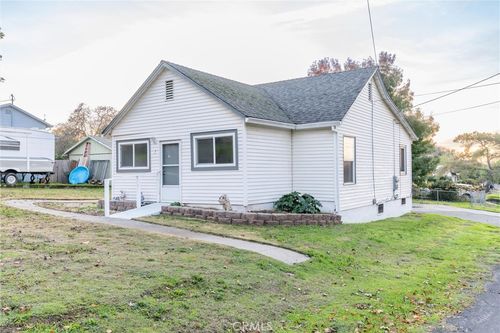 7 Acacia Ave, Oroville, CA, 95966-3615 | Card Image