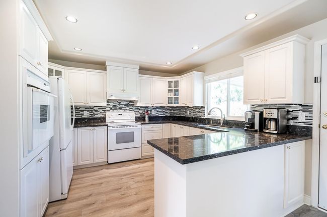 6536 187 A Street, House other with 3 bedrooms, 3 bathrooms and 6 parking in Surrey BC | Image 10