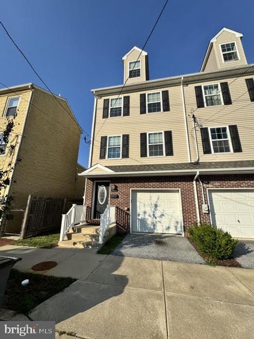 327 S Adams St, WEST CHESTER, PA, 19382-3719 | Card Image