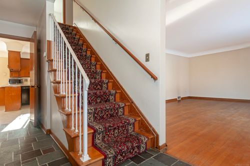 971 Canterbury Rd, Grosse Pointe Woods, MI, 48236-1252 | Card Image