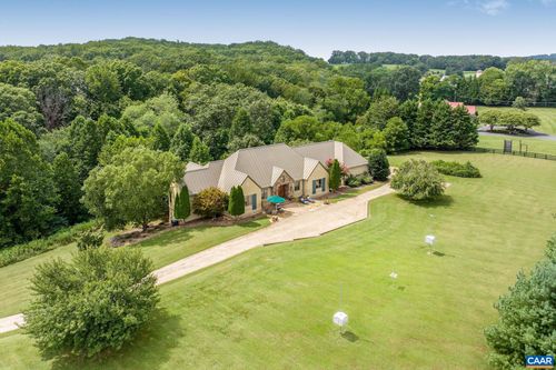 2940 Milton Village Ln, Charlottesville, VA, 22902-7314 | Card Image