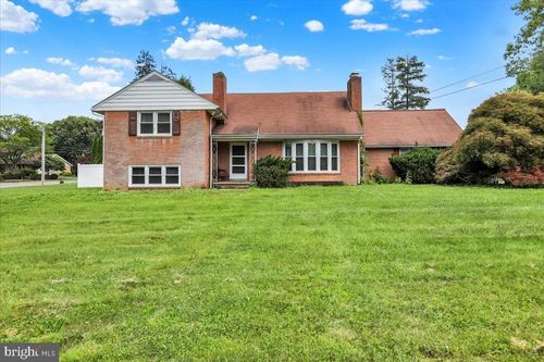 3225 Eisenbrown Rd, READING, PA, 19605-1409 | Card Image