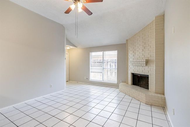 5326 Lynngate Dr, House other with 3 bedrooms, 2 bathrooms and 1 parking in Spring TX | Image 6