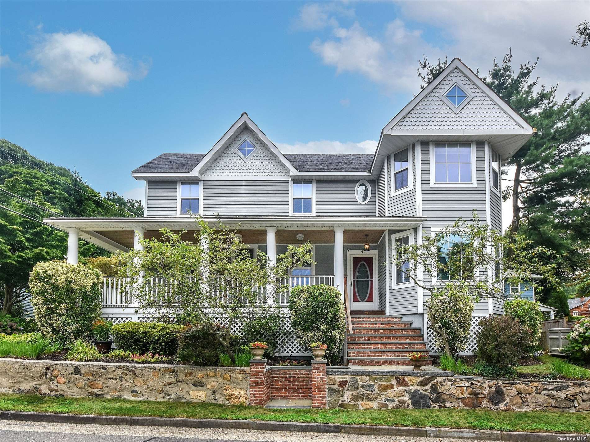 Park Pl, Sea Cliff, NY 11579