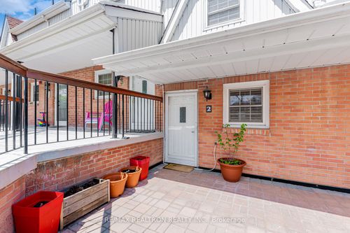 2-101 Glen Manor Dr, Toronto, ON, M4E3V3 | Card Image