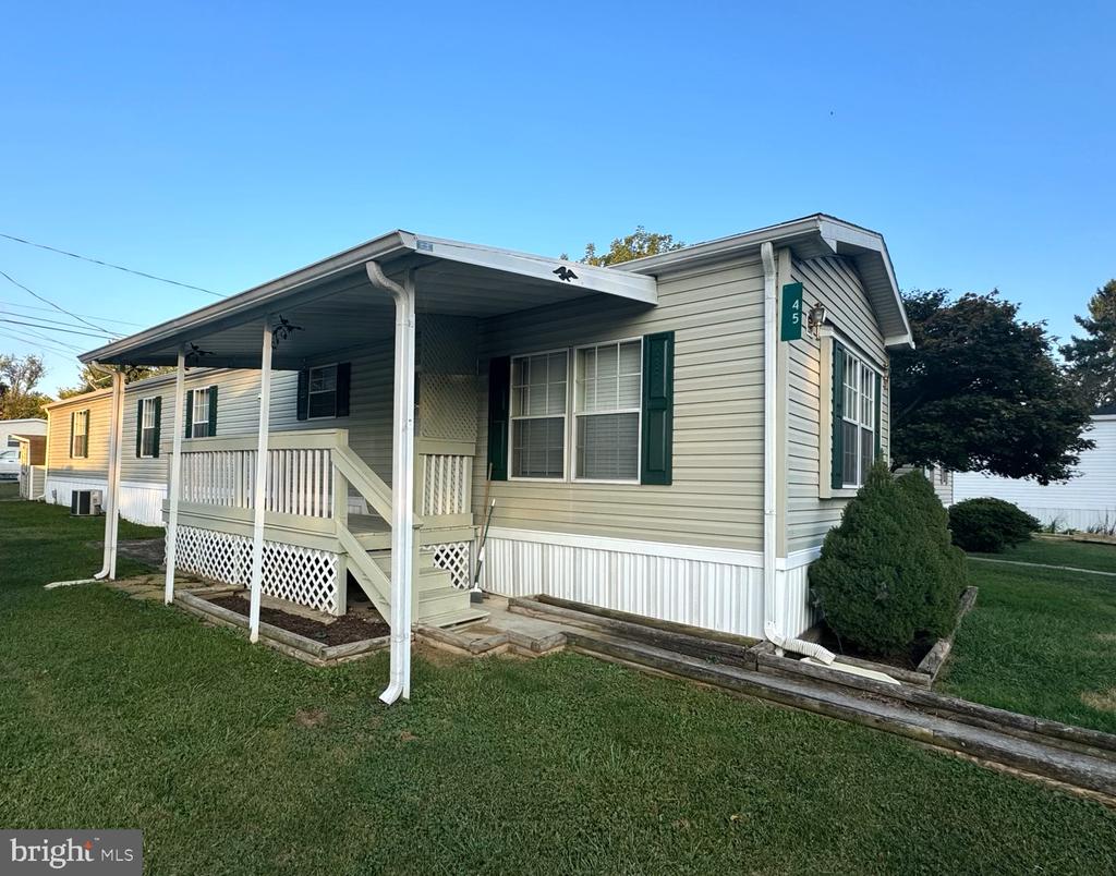 Madge Dr, Lancaster, PA 17603