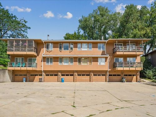 1724 Pikes Peak Ct Ne, Cedar Rapids, IA, 52402-3353 | Card Image