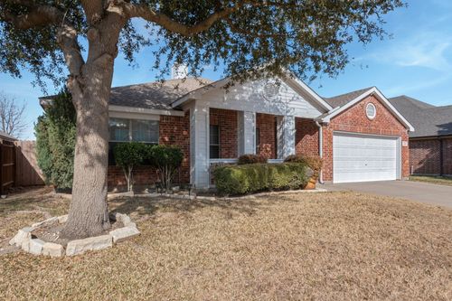 820 Forest Heights Dr, Crowley, TX, 76036-4153 | Card Image