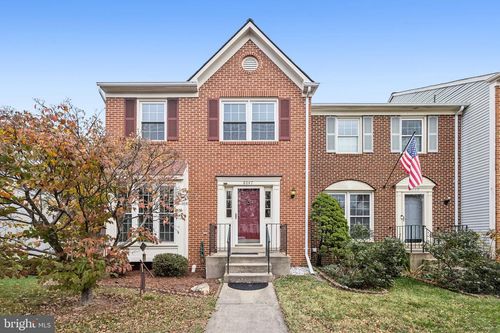 8047 Sky Blue Dr, ALEXANDRIA, VA, 22315-5070 | Card Image