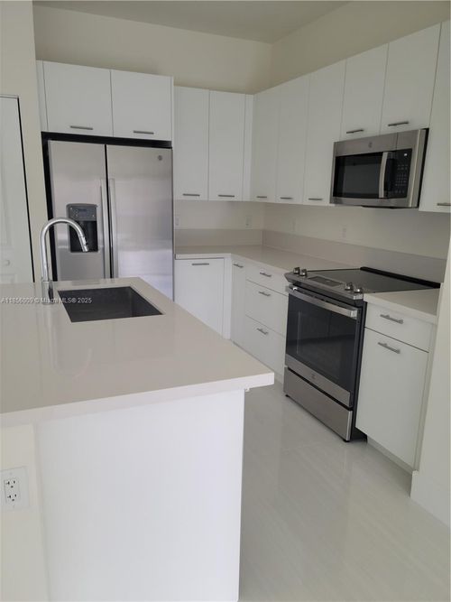 apt-109-8167 Nw 41st St, Doral, FL, 33166-6274 | Card Image