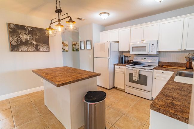 2097 Se New York St, House other with 4 bedrooms, 2 bathrooms and null parking in Port Saint Lucie FL | Image 13