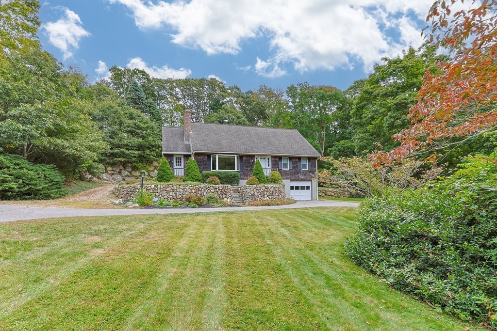 Rex Ln, Falmouth, MA 02540
