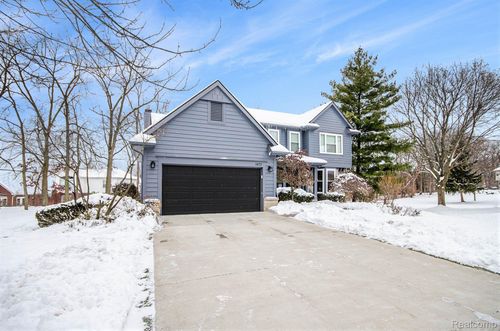 1871 Plumridge Ct, Commerce Township, MI, 48390-3971 | Card Image