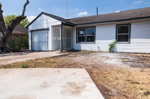 5505 Malmedy Rd, Houston, TX, 77033-1615 | Card Image