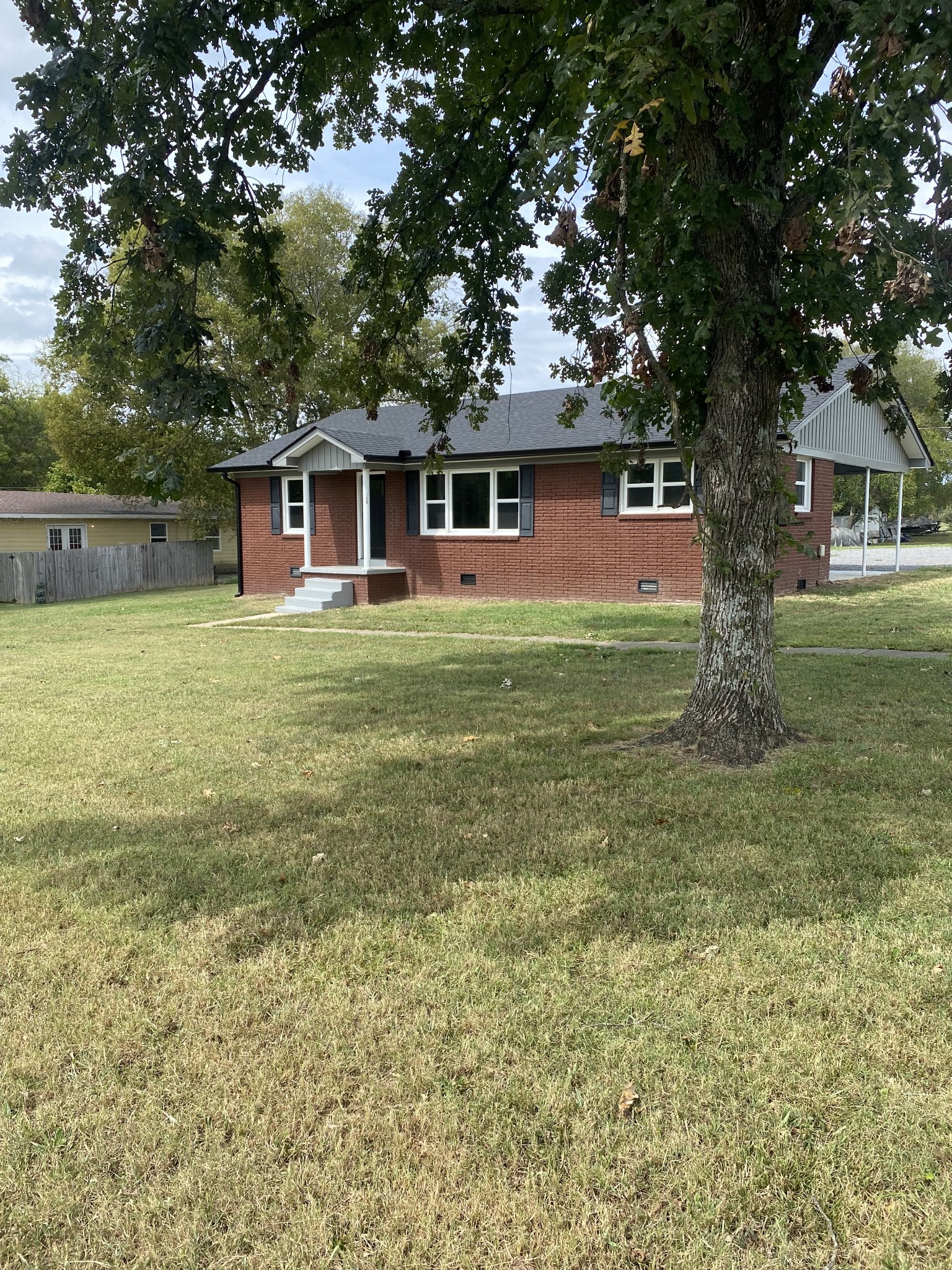 Lane St, Shelbyville, TN 37160