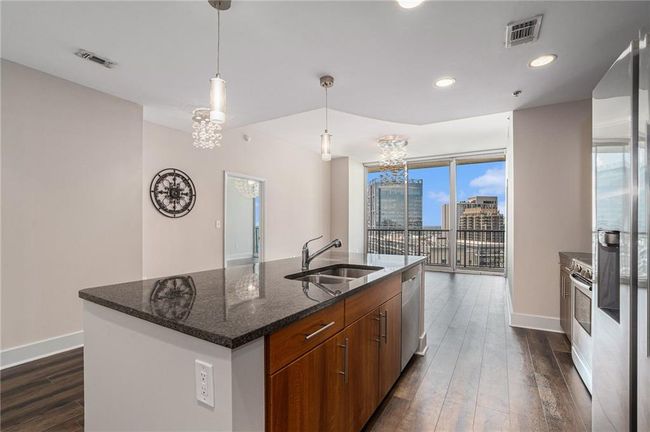 UNIT-2515 - 1080 Peachtree St Ne, Condo with 2 bedrooms, 2 bathrooms and 2 parking in Atlanta GA | Image 12