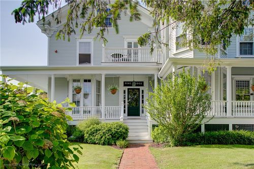 b-32 Catherine St, Newport, RI, 02840-7460 | Card Image