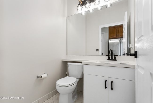 Half Bath 1st Floor | Image 19