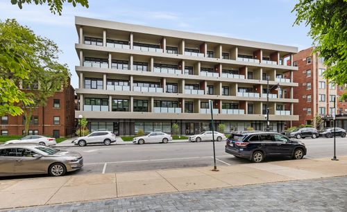 303-835 Lake St, Oak Park, IL, 60301-1420 | Card Image
