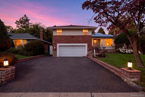 72 Birchwood Park Dr, Syosset, NY, 11791-6406 | Card Image