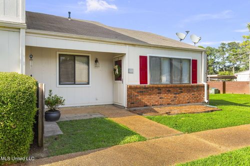 151 Lakebend Cir, Brandon, MS, 39042-2200 | Card Image