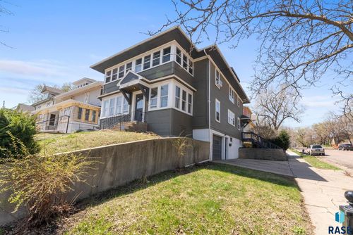 227 N Spring Ave Avenue, Sioux Falls, SD, 57104 | Card Image