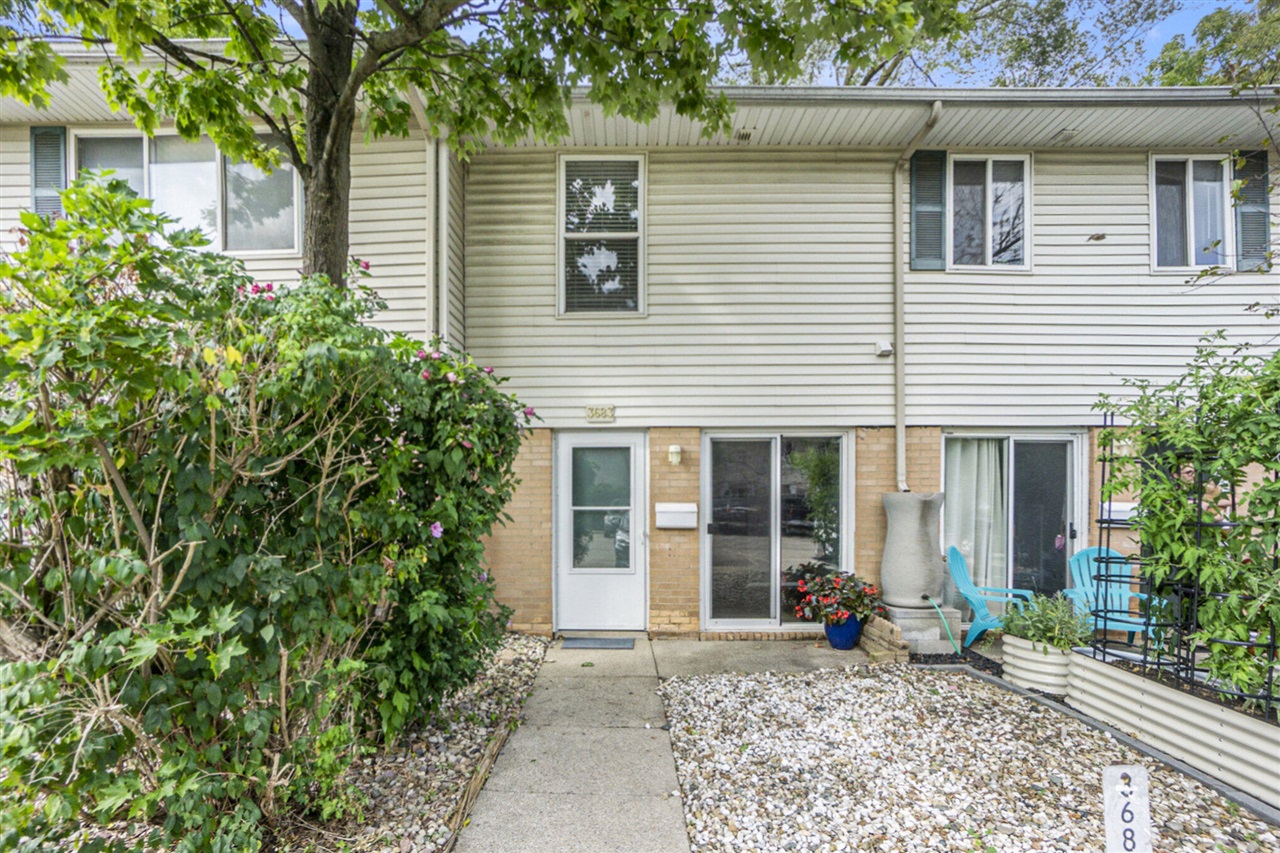 Kenbrooke Ct, Kalamazoo, MI 49006