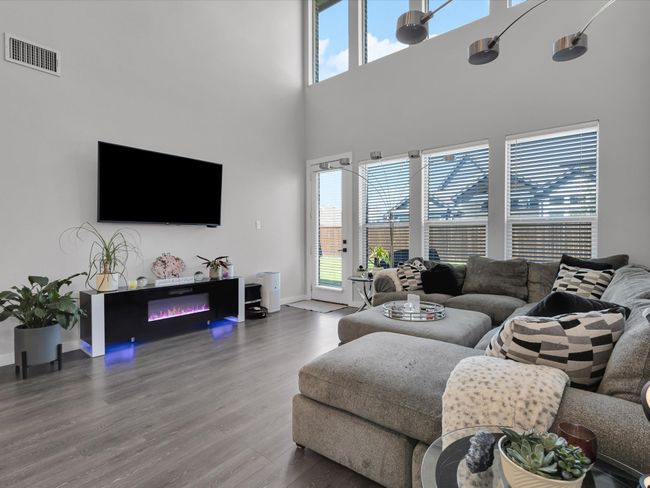 1366 Silverthorn Trl, House other with 5 bedrooms, 3 bathrooms and null parking in Justin TX | Image 10