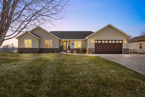 878 Daulton Dr, Tipton, IA, 52772-8000 | Card Image