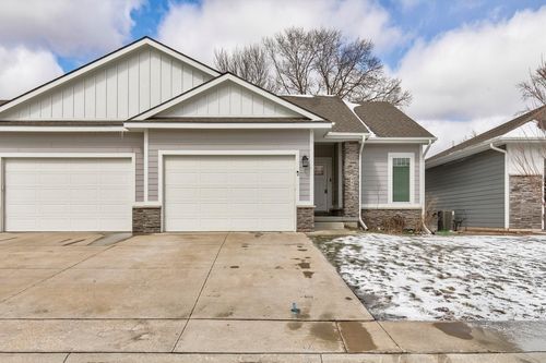 4459 Lower Beaver Rd, Des Moines, IA, 50310-4916 | Card Image