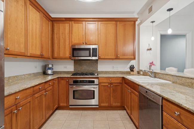 APT-807 - 530 N Lake Shore Dr, Condo with 2 bedrooms, 2 bathrooms and 1 parking in CHICAGO IL | Image 7