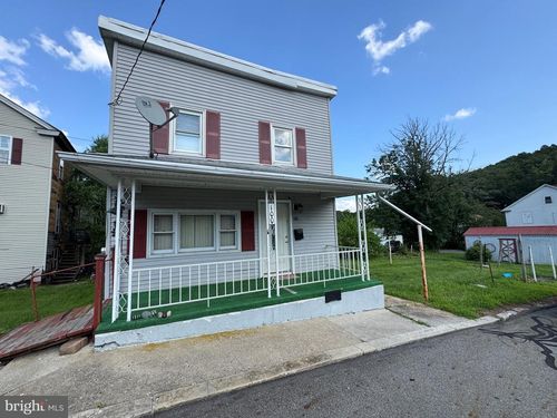 100 Harrison St, TREMONT, PA, 17981-1237 | Card Image