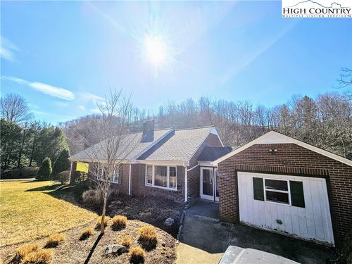 270 Wade E Vannoy Dr, Todd, NC, 28684 | Card Image