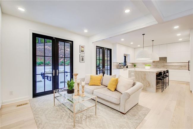 6090 River Chase Cir, House other with 4 bedrooms, 5 bathrooms and 2 parking in Sandy Springs GA | Image 8