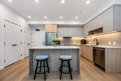 411-3564 Ryder Hesjedal Way, Colwood, BC, V9C0V3 | Card Image