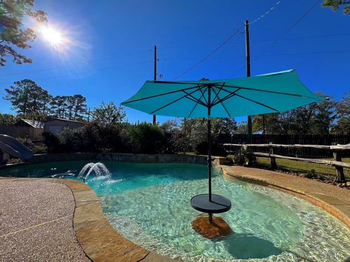 114 Elmwood St, Huntsville, TX, 77320-3002 | Card Image