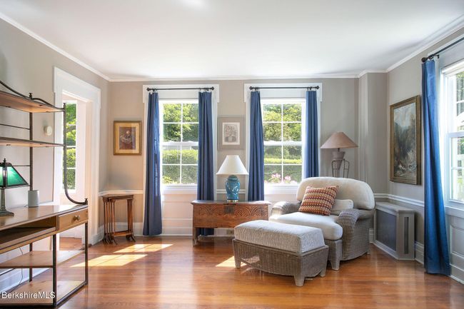 Main Living Room | Image 10