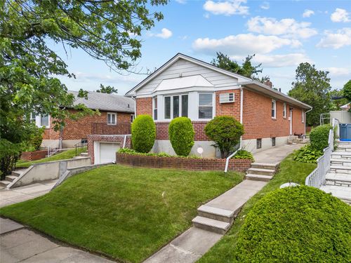 50 Cloverdale Blvd, Oakland Gardens, NY, 11364-1421 | Card Image